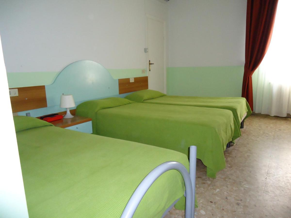 Boston Hotel 3*