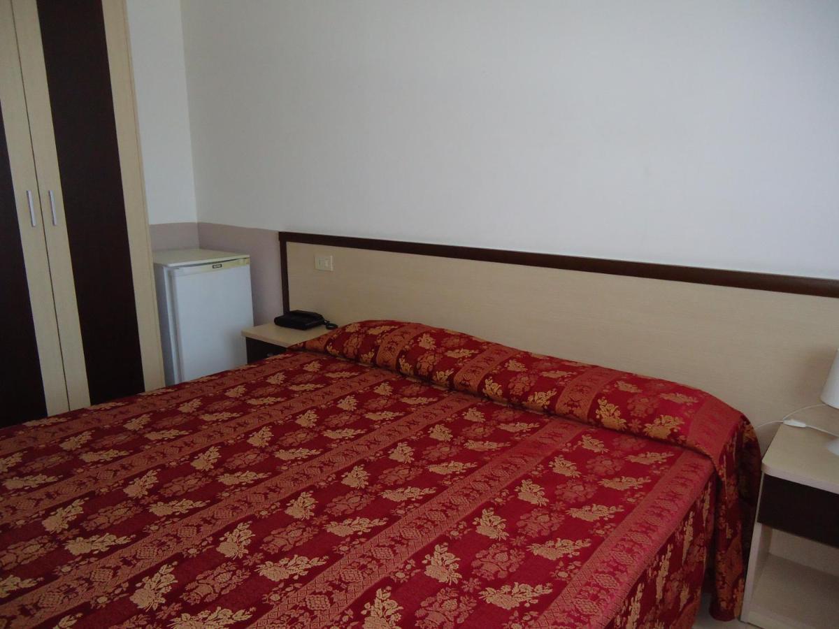 Boston Hotel 3*